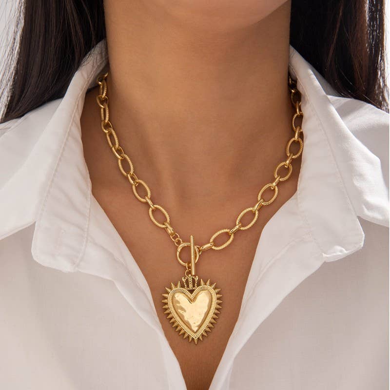 SPIKED HEART CHUNKY CHAIN TOGGLE NECKLACE | 40NK9575
