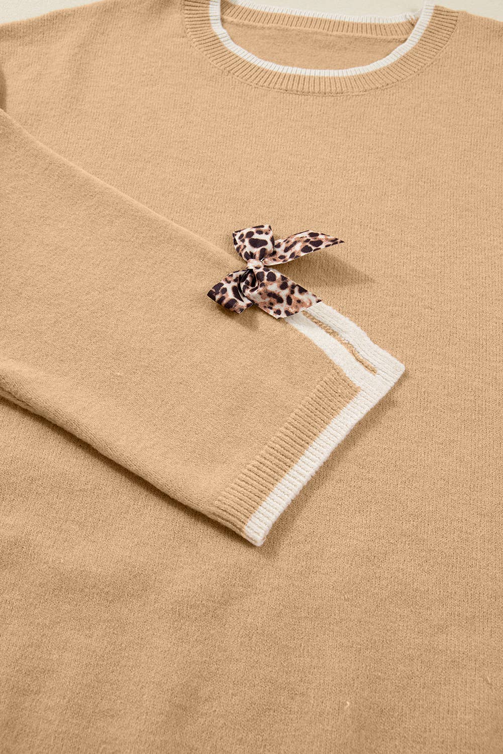 Leopard Bow Decor Split Cuff Plus Size Trim Sweater (S-4X)