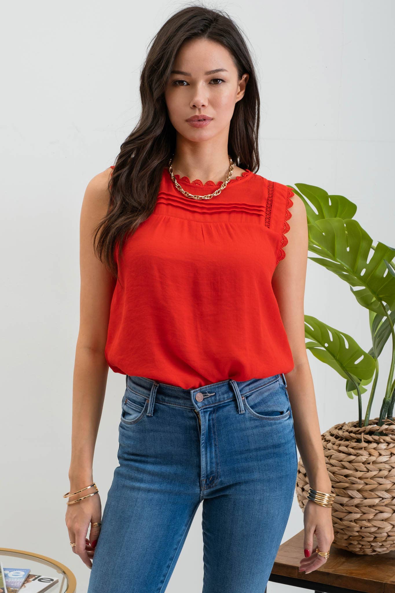 SLEEVELESS LACE EDGE WOVEN TOP