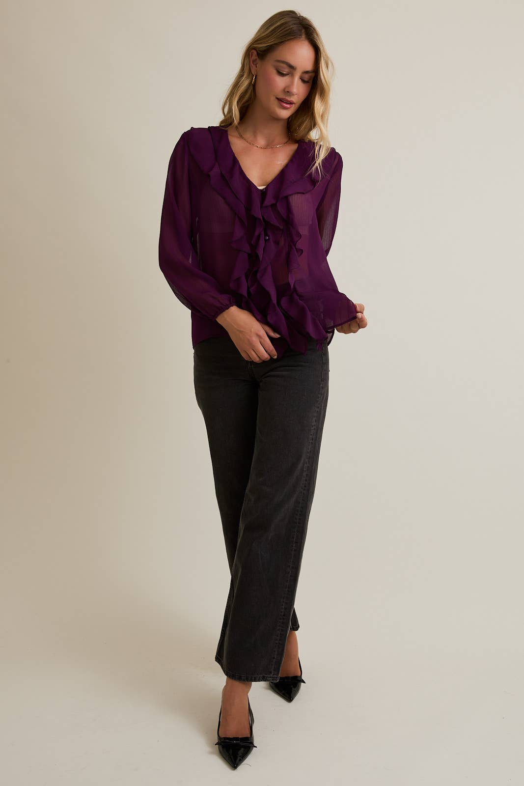 RUFFLE V-NECK LONG SLEEVE TOP