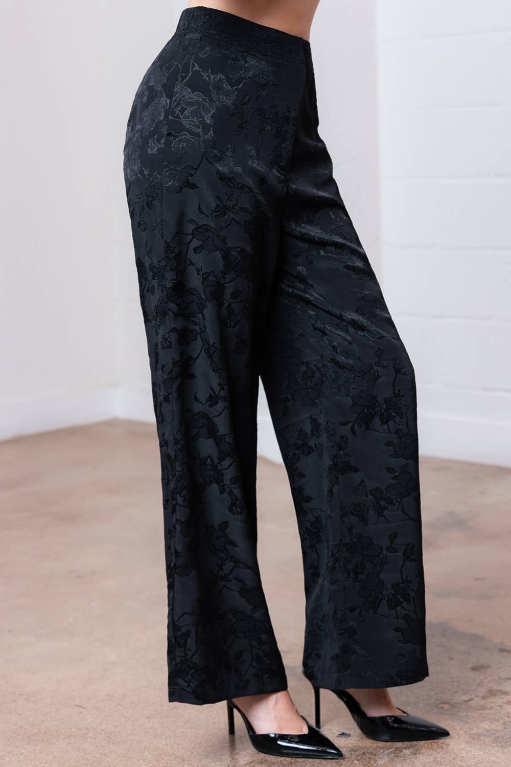 HP35332T-FLORAL STRAIGHT LEG PANTS WITH FRONT ZIPPER