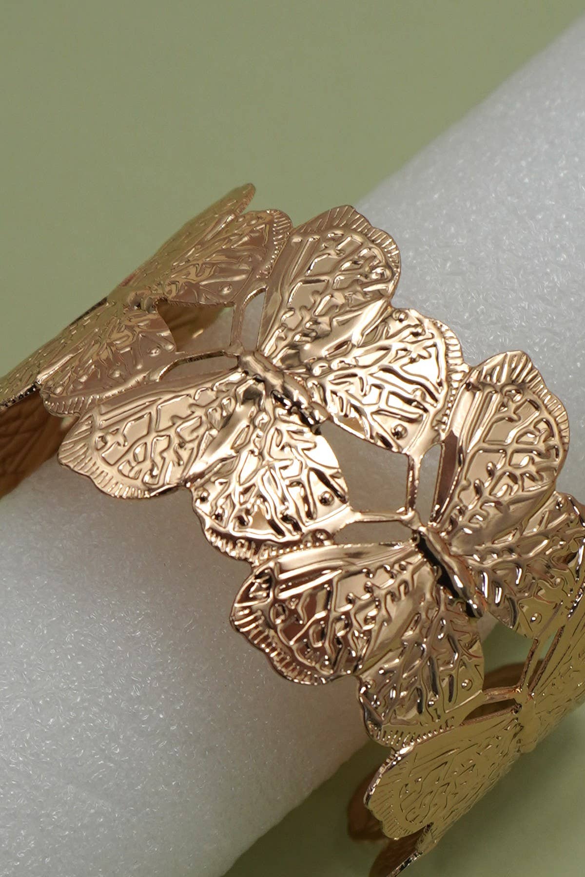 OPEN CUT BUTTERFLY ADJUSTABLE BANGLE BRACLET | 80B1533