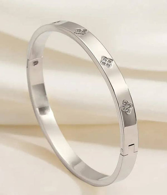 ( S231 )  STAINLESS STEEL BANGLE BRACELET