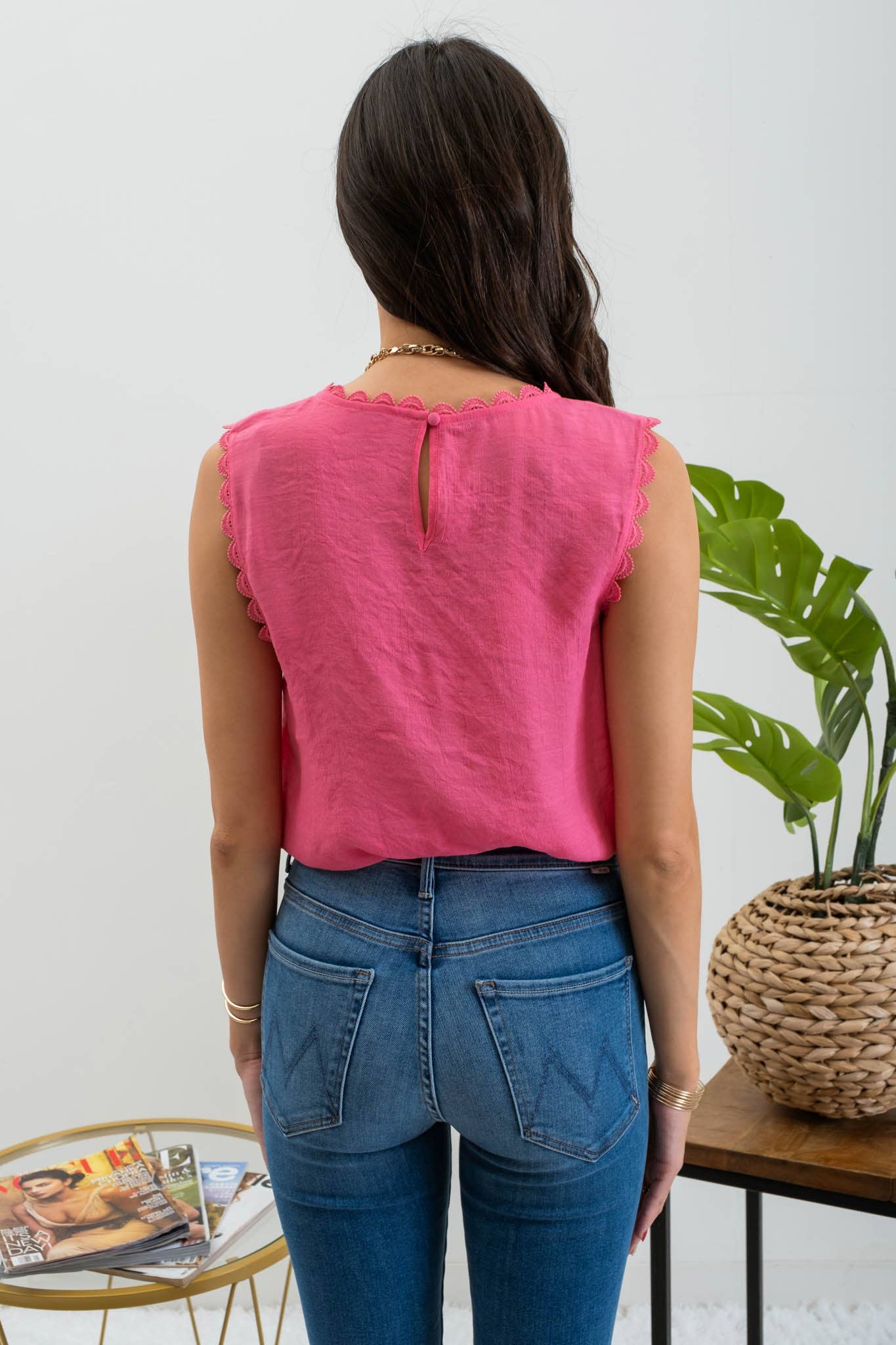 SLEEVELESS LACE EDGE WOVEN TOP