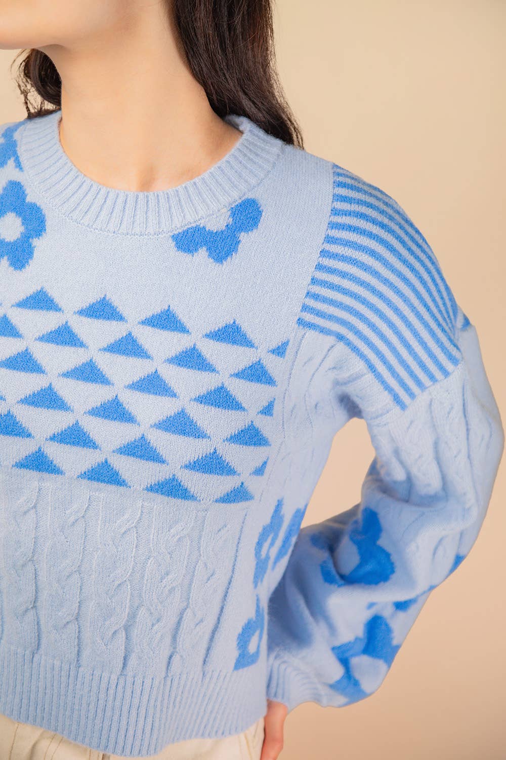 12W3576N-Oversized Balloon Sleeve Graphic Knit Sweater Top