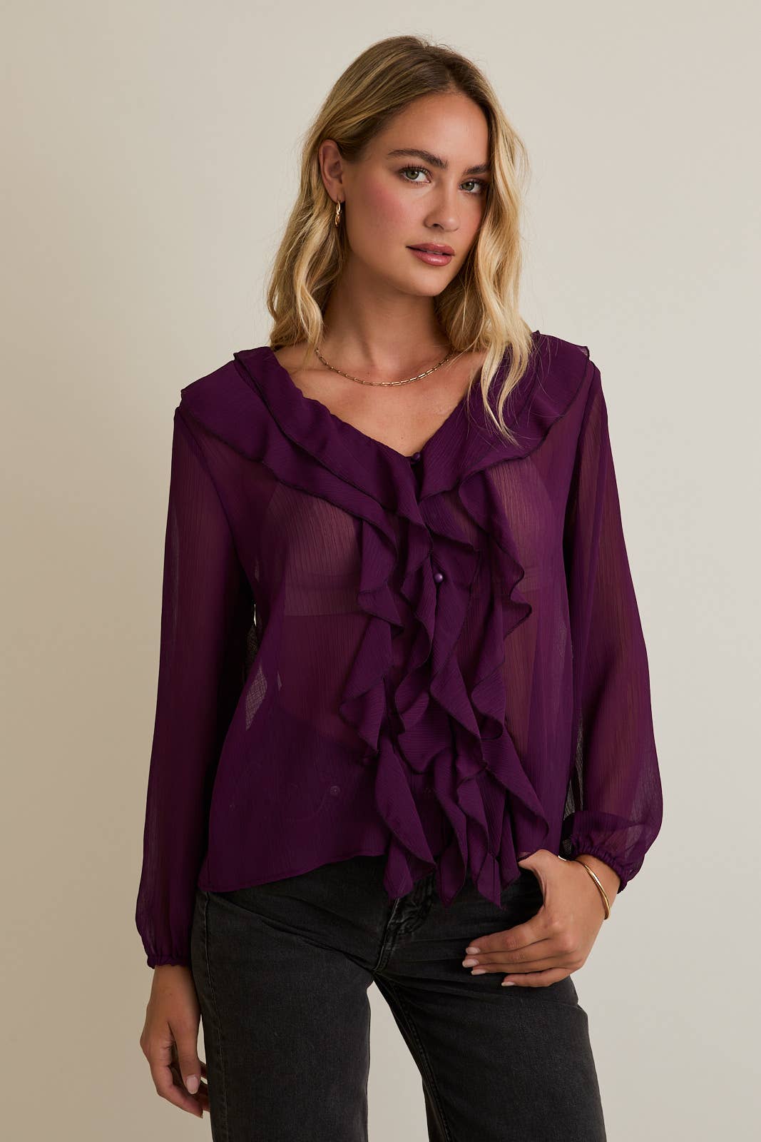 RUFFLE V-NECK LONG SLEEVE TOP