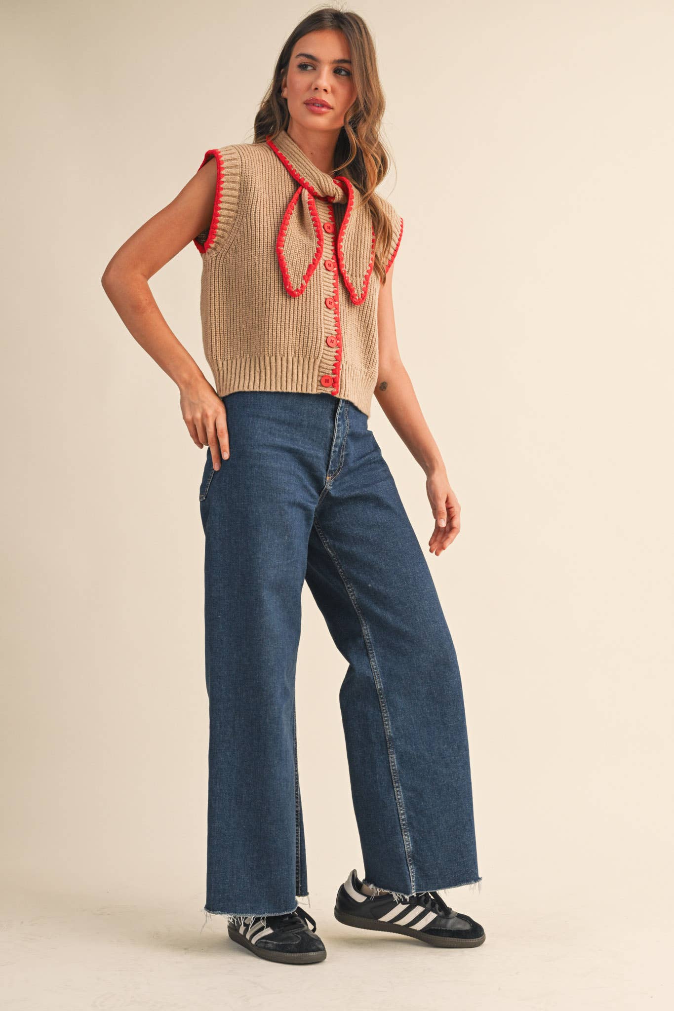 TIE NECK SWEATER VEST WITH CONTRAST BLANKET STITCH MSW11059